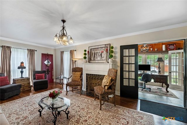 1001 N Adams Street, Beeville, TX 78102