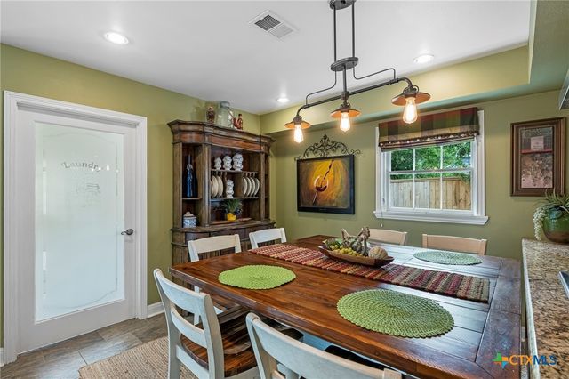 1001 N Adams Street, Beeville, TX 78102