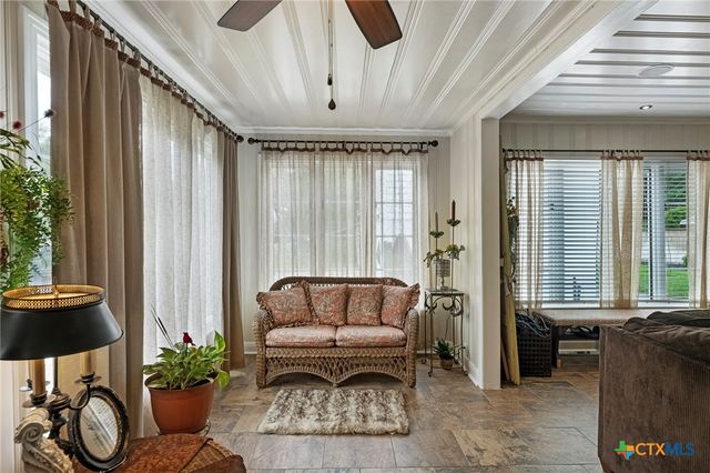 1001 N Adams Street, Beeville, TX 78102