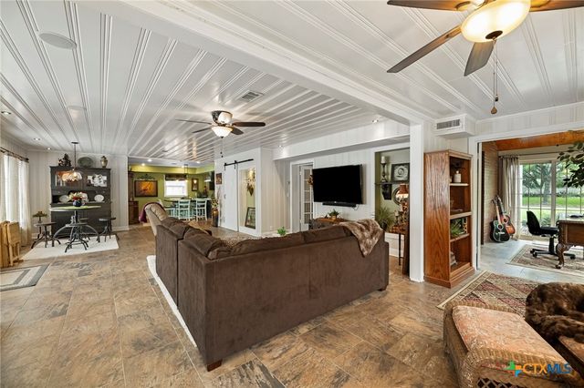 1001 N Adams Street, Beeville, TX 78102