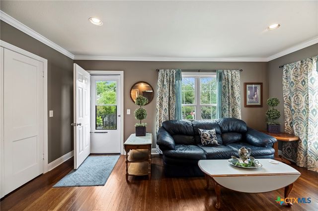 1001 N Adams Street, Beeville, TX 78102