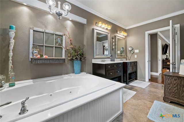 1001 N Adams Street, Beeville, TX 78102