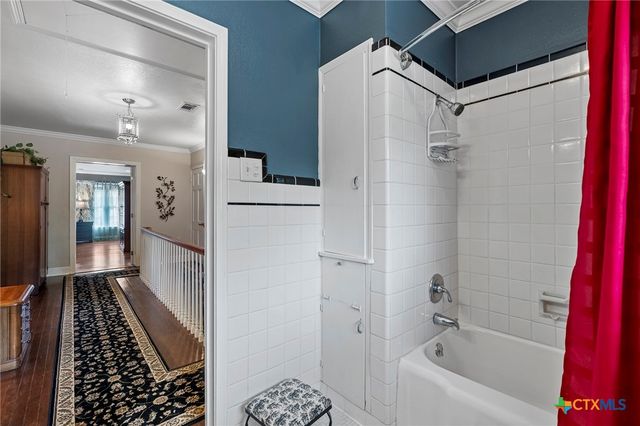 1001 N Adams Street, Beeville, TX 78102