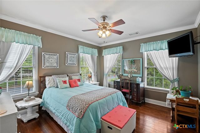 1001 N Adams Street, Beeville, TX 78102