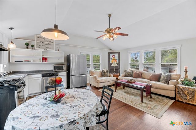 1001 N Adams Street, Beeville, TX 78102