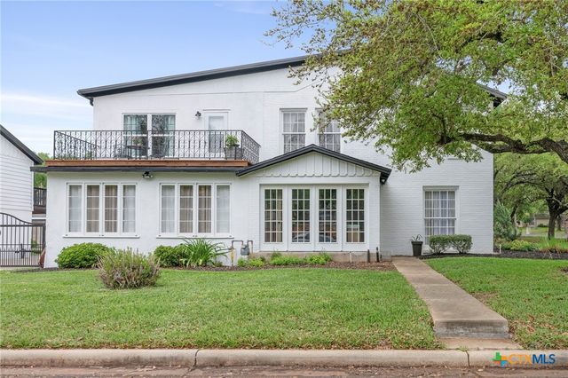 1001 N Adams Street, Beeville, TX 78102