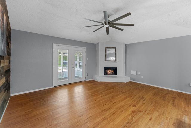 422 Capehill Drive, Houston, TX 77598