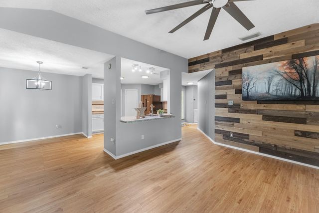 422 Capehill Drive, Houston, TX 77598