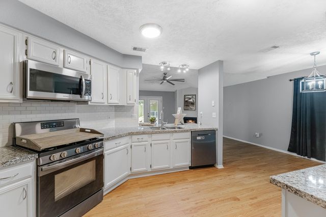 422 Capehill Drive, Houston, TX 77598
