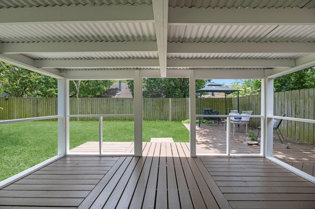 422 Capehill Drive, Houston, TX 77598