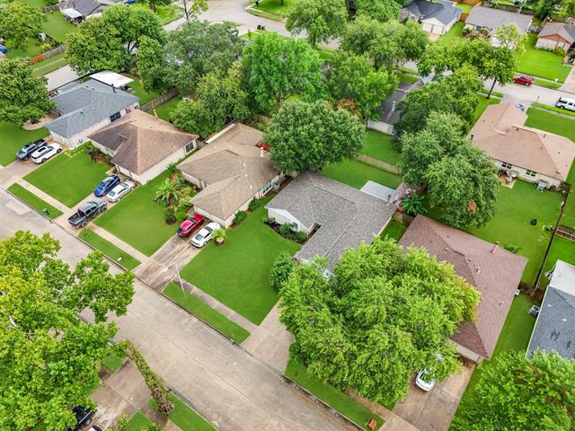 422 Capehill Drive, Houston, TX 77598