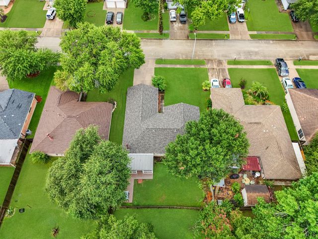 422 Capehill Drive, Houston, TX 77598