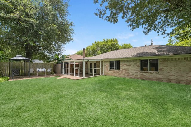 422 Capehill Drive, Houston, TX 77598