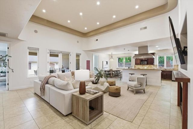 155 W Rosemary Lane, Campbell, CA 95008