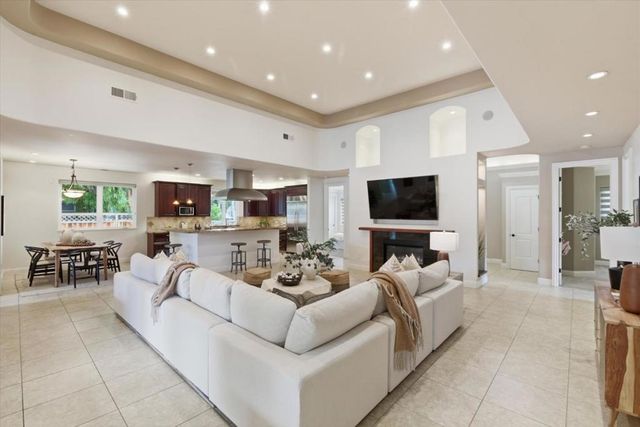 155 W Rosemary Lane, Campbell, CA 95008