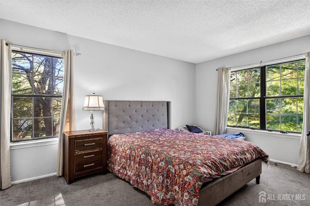 32 Crabapple Lane, Franklin Twsp, NJ 08823