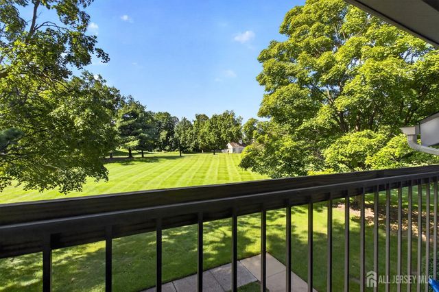 32 Crabapple Lane, Franklin Twsp, NJ 08823
