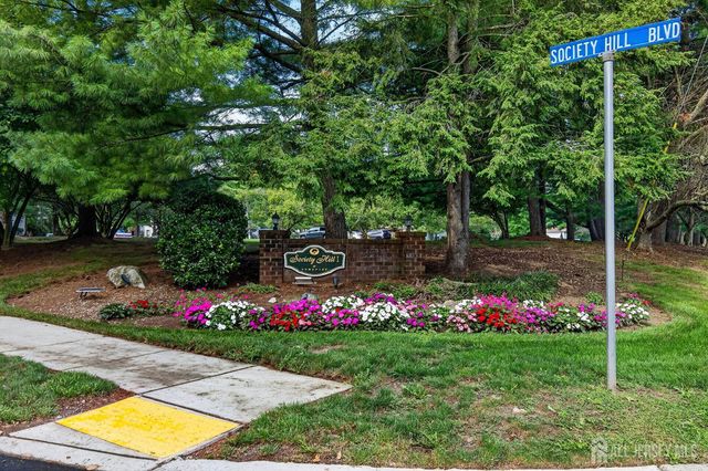 32 Crabapple Lane, Franklin Twsp, NJ 08823