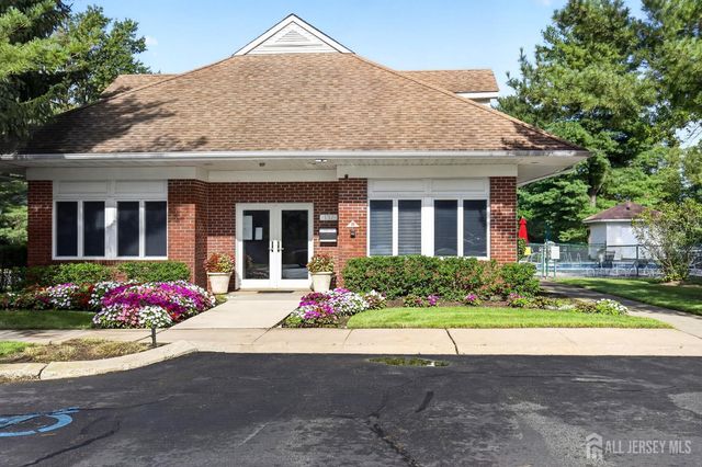 32 Crabapple Lane, Franklin Twsp, NJ 08823