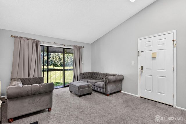 32 Crabapple Lane, Franklin Twsp, NJ 08823