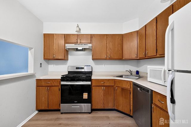 32 Crabapple Lane, Franklin Twsp, NJ 08823
