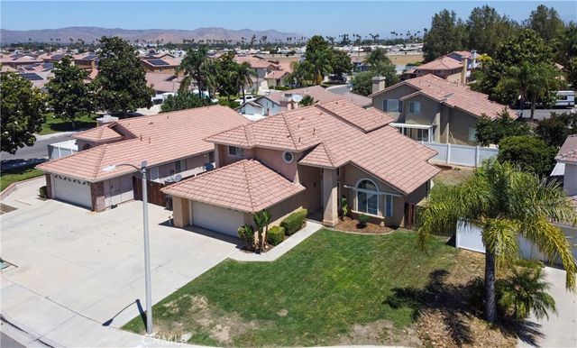 974 Peridot, Hemet, CA 92543