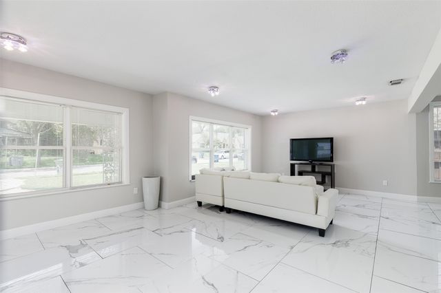 5702 Ellsworth Avenue, Dallas, TX 75206