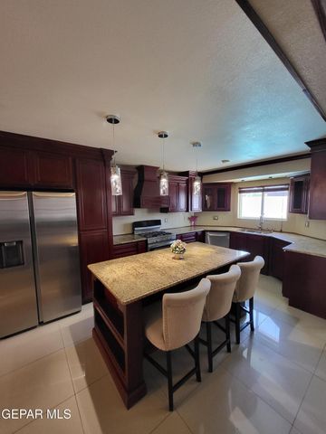 2112 SEA PALM Drive, El Paso, TX 79936
