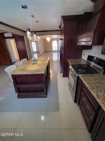 2112 SEA PALM Drive, El Paso, TX 79936