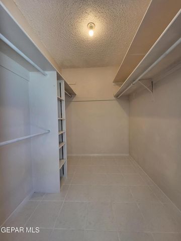 2112 SEA PALM Drive, El Paso, TX 79936
