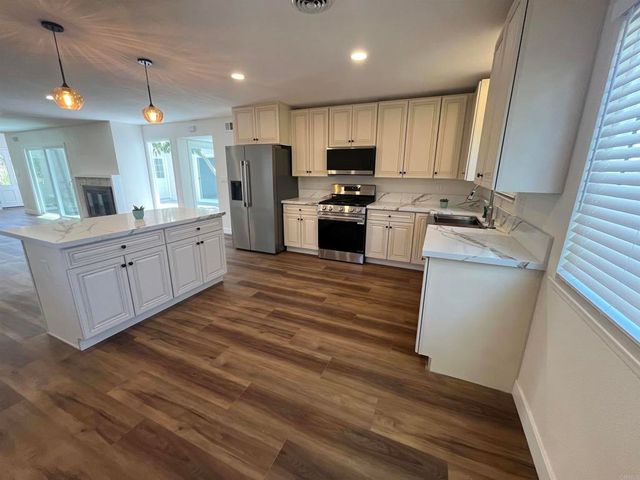 329 E South Avenue, Redlands, CA 92373