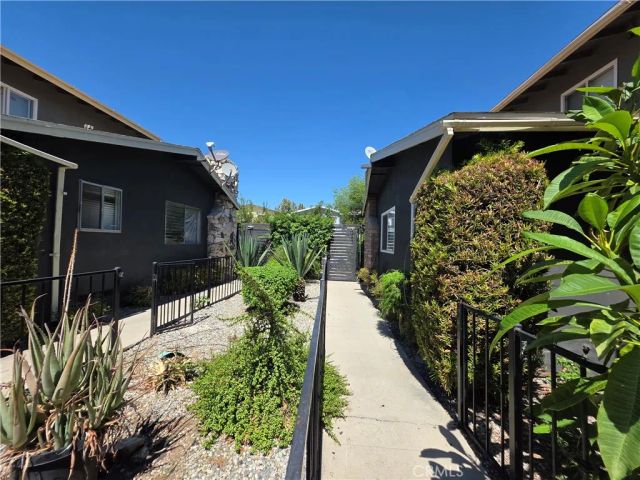 20760 Hartland, Winnetka, CA 91306