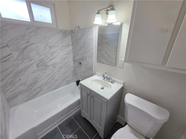 20760 Hartland, Winnetka, CA 91306