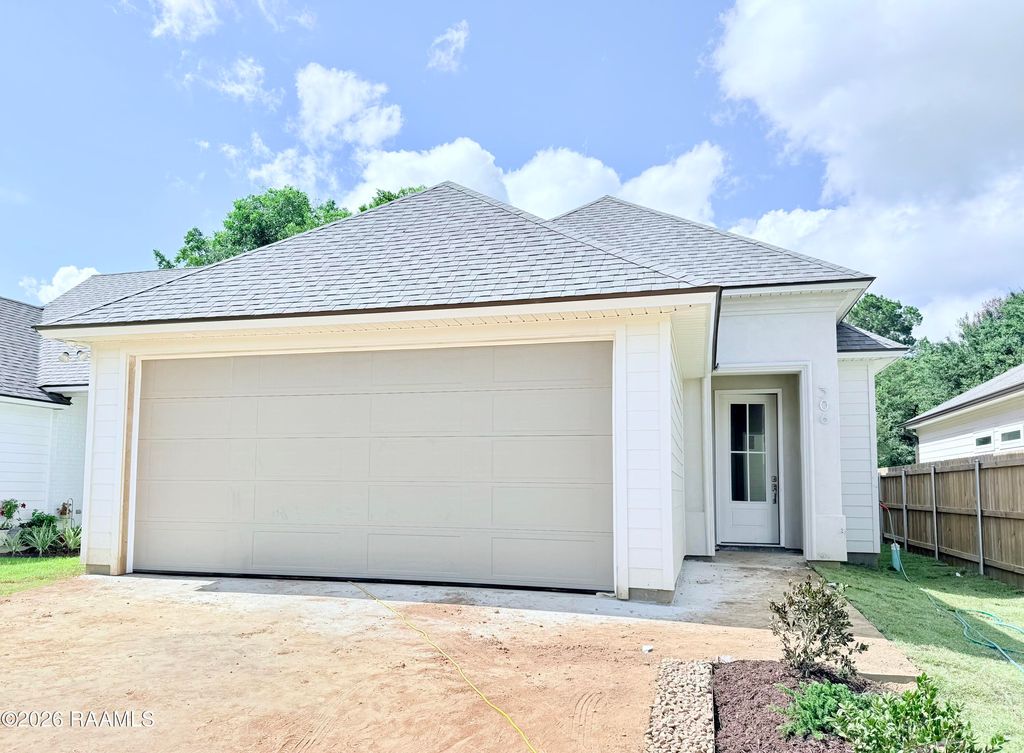 306 Berchman Oaks Drive, Lafayette, LA 70506