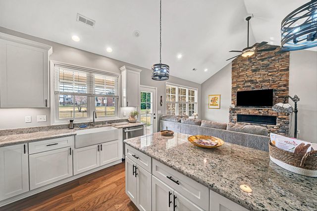 42 Island Green RD, Daleville, VA 24083