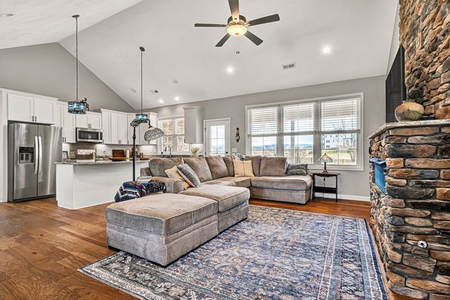 42 Island Green RD, Daleville, VA 24083