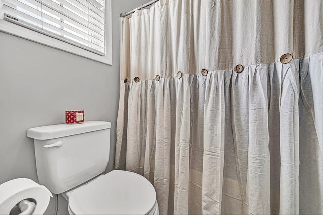 42 Island Green RD, Daleville, VA 24083