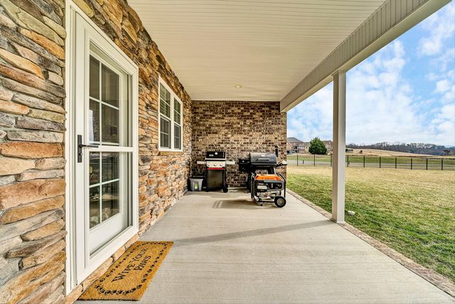 42 Island Green RD, Daleville, VA 24083