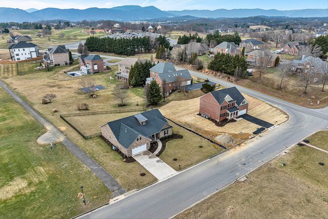 42 Island Green RD, Daleville, VA 24083