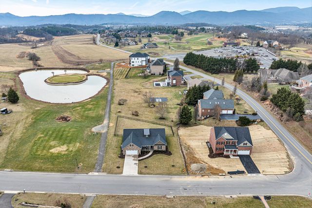 42 Island Green RD, Daleville, VA 24083