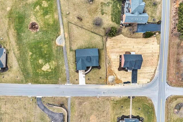 42 Island Green RD, Daleville, VA 24083