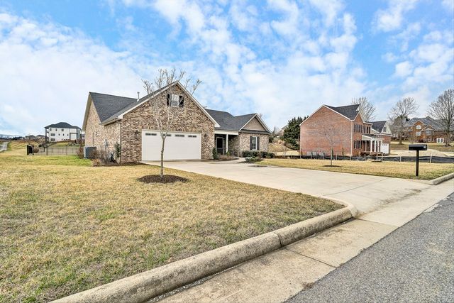 42 Island Green RD, Daleville, VA 24083