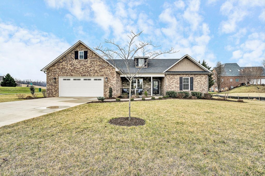 42 Island Green RD, Daleville, VA 24083