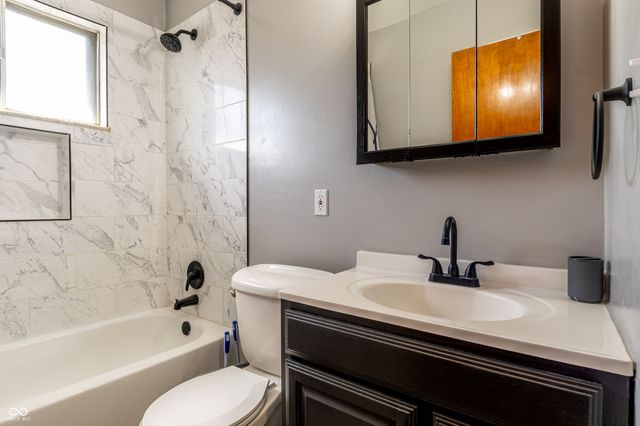 11625 E Welland Street, Cumberland, IN 46229