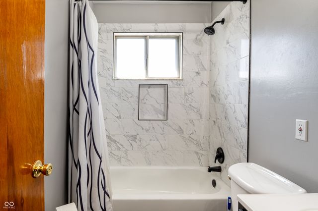 11625 E Welland Street, Cumberland, IN 46229