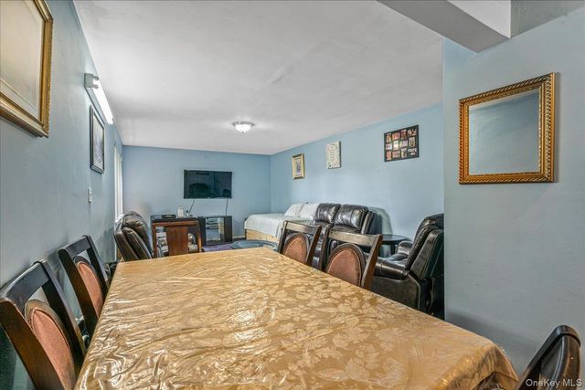 144-55 Melbourne Ave 2E, Flushing, NY 11367