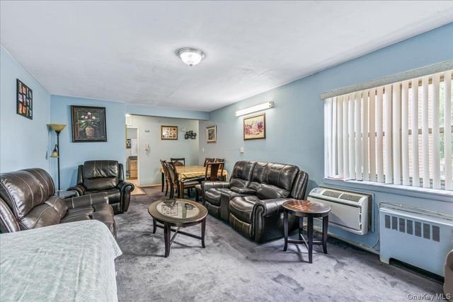 144-55 Melbourne Ave 2E, Flushing, NY 11367
