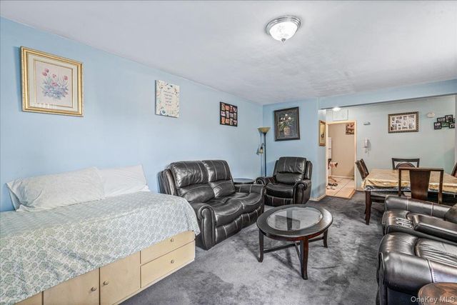 144-55 Melbourne Ave 2E, Flushing, NY 11367