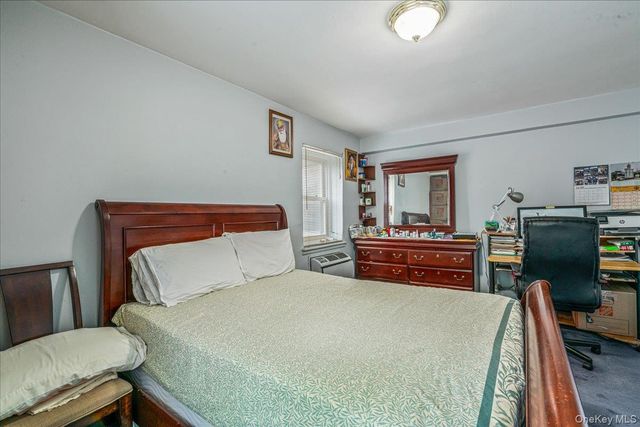144-55 Melbourne Ave 2E, Flushing, NY 11367
