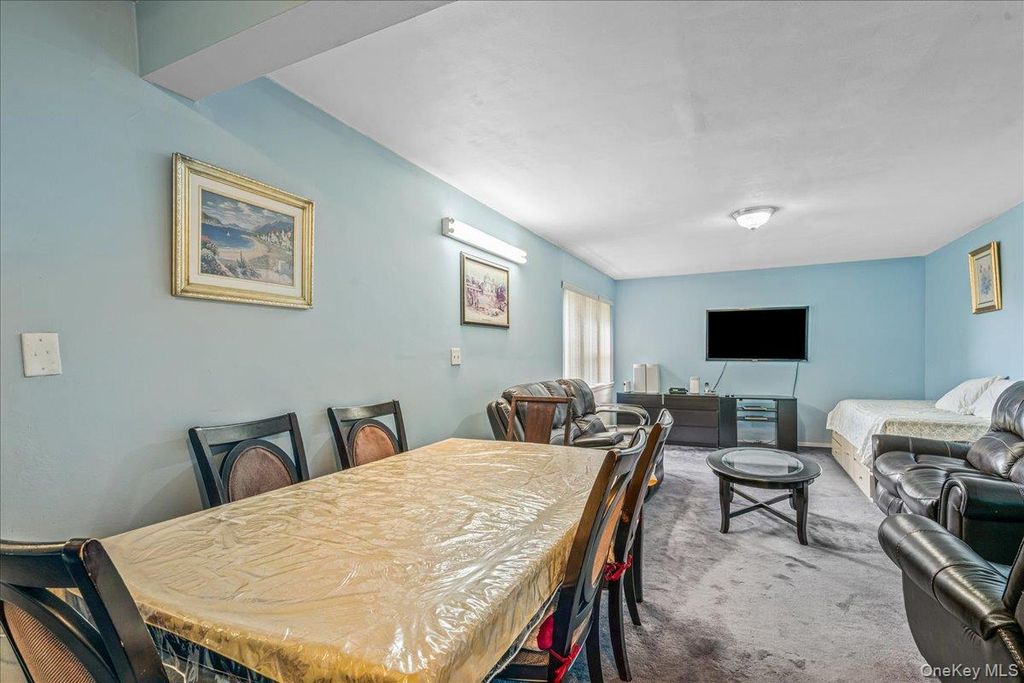 144-55 Melbourne Ave 2E, Flushing, NY 11367